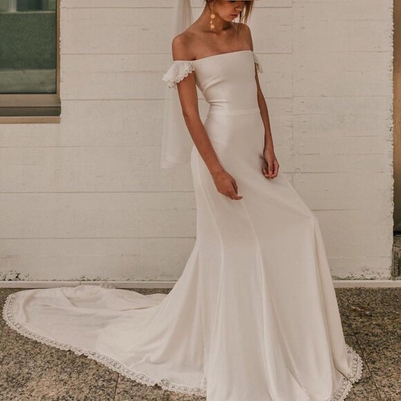 Daughter of Simone Kemp Wedding Dress - Sample Size XL - Picture 9 of 9